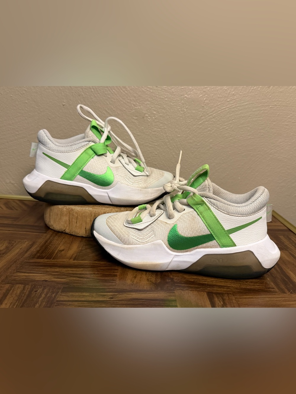 Nike Air Zoom Crossover Basketball Shoes Youth Size 1Y Green White Silver Strike